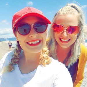 Meet your Posher, Danika